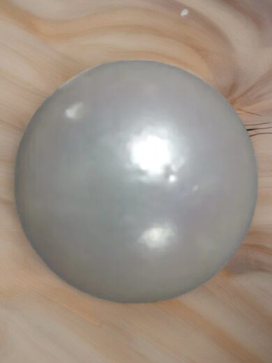 4 Carat South Sea Pearl - Very Good