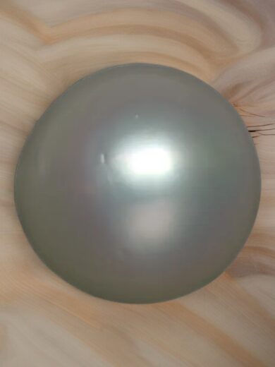 6 Carat South Sea Pearl - Good