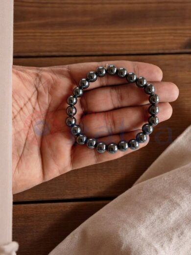 Root chakra bracelet for enhanced focus and stability