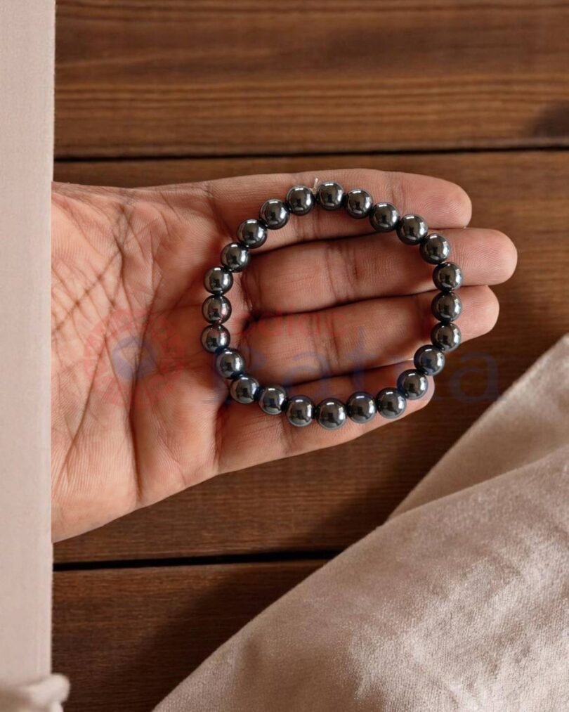 Root chakra bracelet for enhanced focus and stability